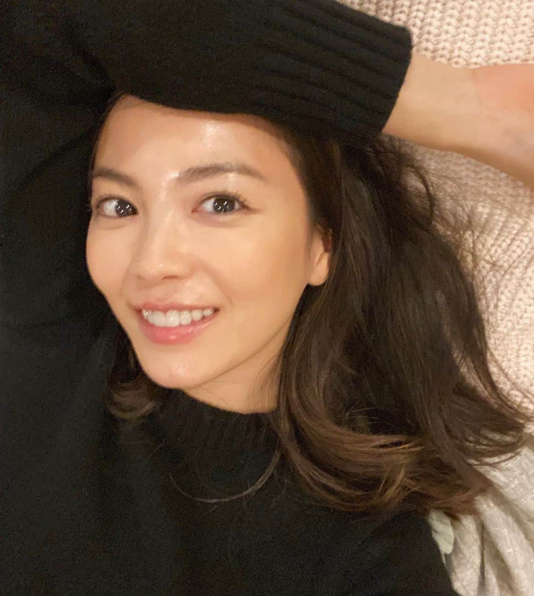 矢野未希子さんのインスタグラム写真 - (矢野未希子Instagram)「今日もお仕事頑張りました✨  今から旦那特製生姜鍋をいただいて。  その後2人で何見ようか。  今日の現場で沢山オススメの ドキュメンタリー動画教えてもらったから見よーっと✨」10月26日 20時04分 - mikko1104