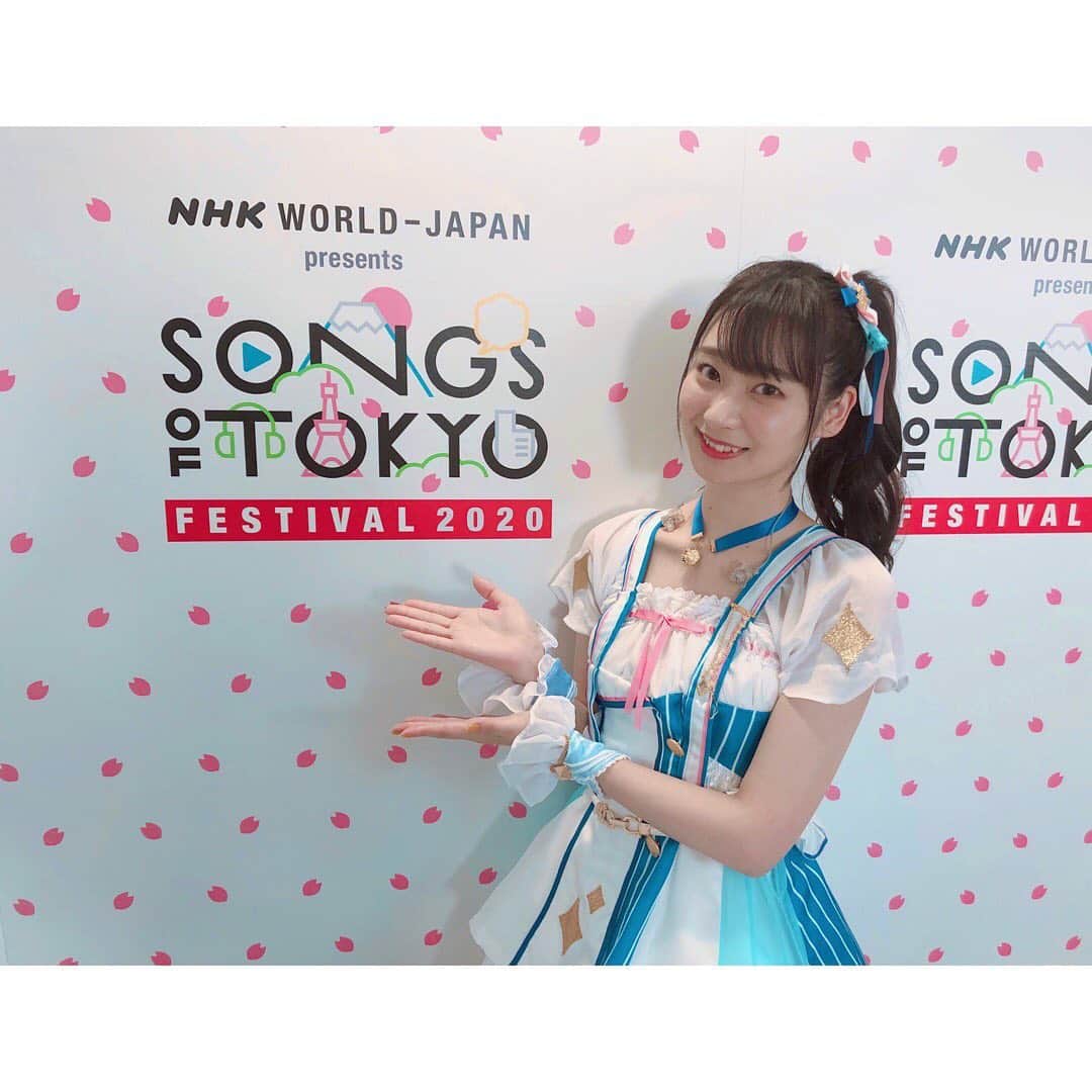 山下七海さんのインスタグラム写真 - (山下七海Instagram)「﻿ ﻿ NHK WORLD-JAPAN presents﻿ #SONGSOFTOKYO  を観てくださった皆様、ありがとうございました💝💎﻿ ﻿ 大橋彩香さん（島村卯月役）、松井恵理子さん（神谷奈緒役）と同じステージが心強くて、すごくすごく助けていただきました。。！﻿ ﻿ 披露した「Star!!」という曲も寄り添ってくれて﻿ 改めてアイドルマスターの楽曲たちの素晴らしさを感じられた一日になりました💠⭐︎﻿ ﻿ ﻿ 今回、アイドルマスター5ブランドが初めて集結したステージに出演させていただけたこと﻿ 「なんどでも笑おう」を届けられたこと﻿ 本当に嬉しかったです。。！﻿ ﻿ スマホ画面を超えて大槻唯ちゃんといられるのは、いつも応援してくれるプロデューサーちゃんのおかげです⭐︎﻿ ﻿ これからもアイドルマスターをよろしくお願いします👑﻿ ありがとうございました💝﻿ ﻿ NHK総合放送は、放送日程が決まり次第発表ということなので﻿ その時はまた私のインスタグラムでお知らせさせていただきます🕎！﻿ ﻿ 大槻唯役 山下七海🧡﻿ ﻿ ﻿ #アイドルマスター﻿ #idolmaster﻿ #アイマス﻿ #シンデレラガールズ﻿ #NHKホール﻿ #収録終わりの﻿ #原由実 さん（四条貴音役）﻿ #大好き👼﻿」10月26日 20時03分 - aishite773