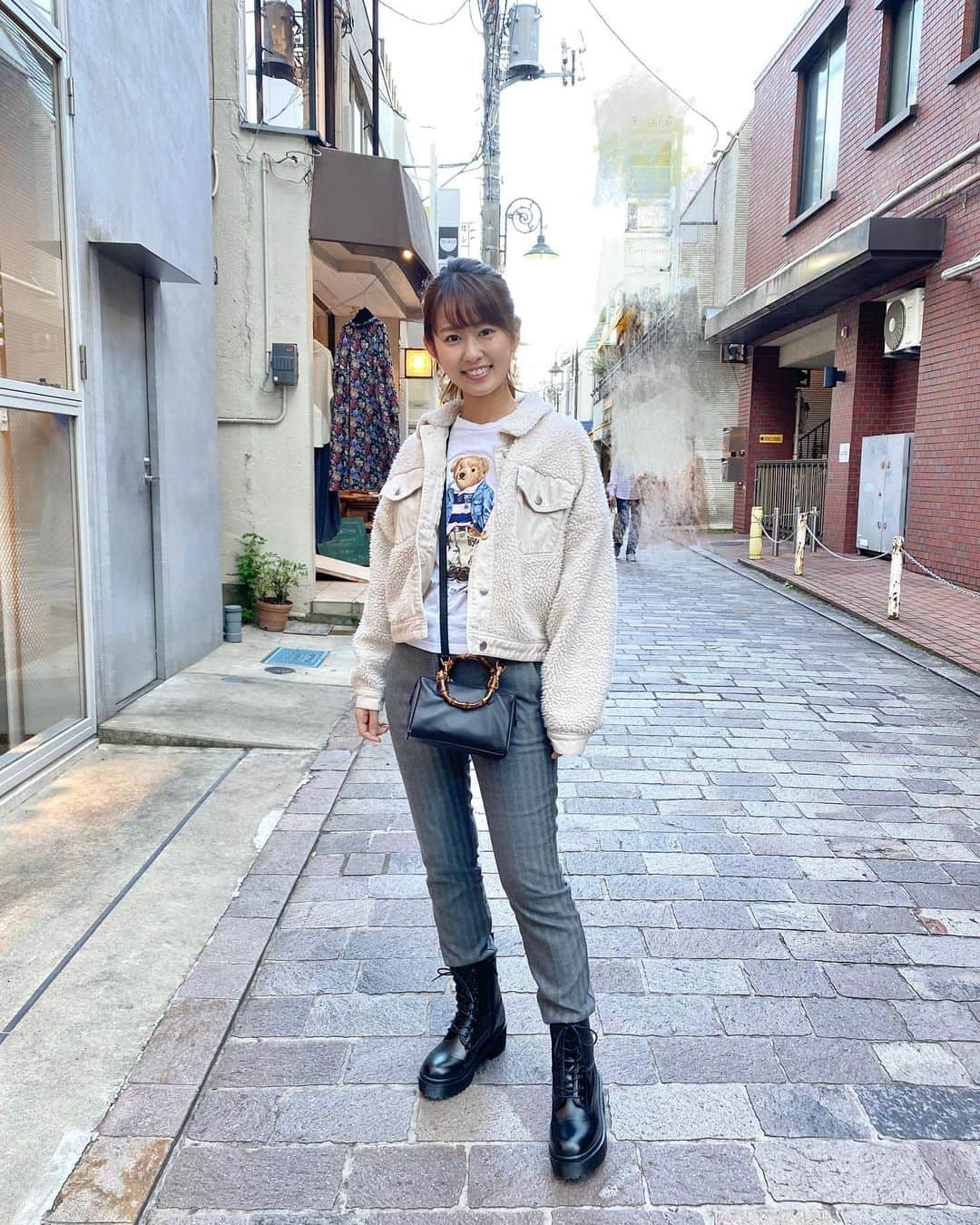 松本有紗のインスタグラム：「こないだの全身バージョン🧚‍♂️  🧥　#zara 👕　#polo 👖　#zara 🥾　#evol  ポロベア可愛くてお気に入り🐻」