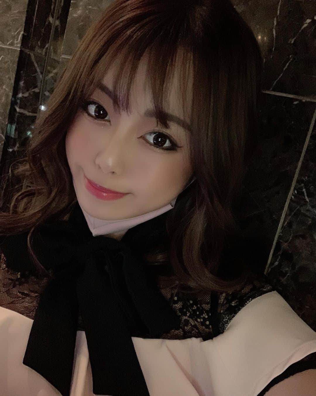池上さよのインスタグラム：「旅行行きたい✈️✈️✈️  北海道札幌市中央区南4条⻄3丁目  N-プレイスビル 5F P&J  🌹池上さよ🌹」