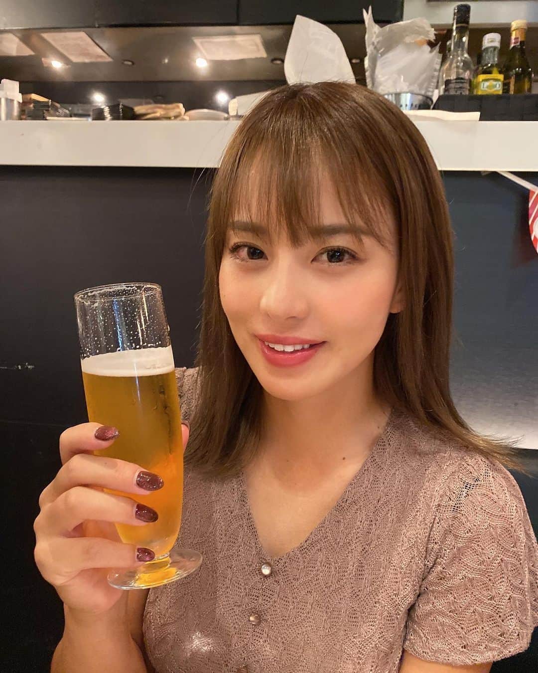 原田怜奈のインスタグラム：「皆さま お疲れ様です❤︎  最近ニキビが4つできました😢 いや、 吹き出物か、、。 はぁ。 化粧で隠してたら 厚化粧になるから😢 . . . . #女子ゴルフ　#ゴルフ女子　#golf」