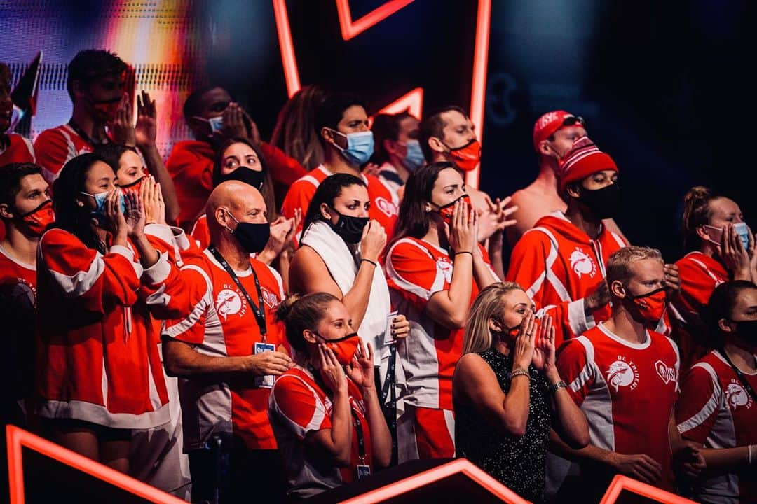 マテウス・サンタナのインスタグラム：「Its about time to Rock The Red again!!! Let’s go @dctridentisl 🔱🦈🔥 keep your eyes on @iswimleague !!! 📸: @minekasapoglu」