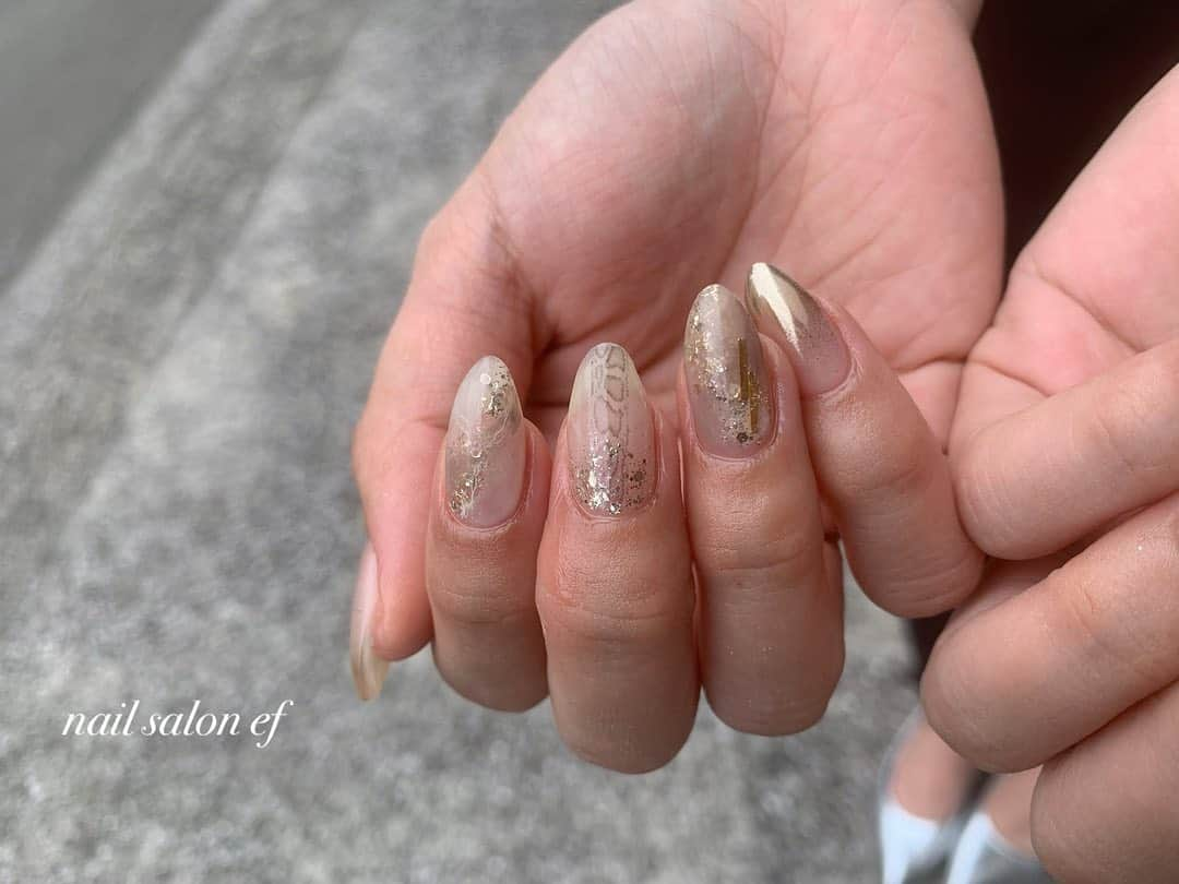 小森純さんのインスタグラム写真 - (小森純Instagram)「ネイル漬けな10月💅 @ef.nail  ・ 今日は朝から冷蔵庫がすっからかんなのに気がついた。 仕事だったんだけど、 ポカッと空いてた時間にスーパー行って買い出し🏃‍♂️！ ・ 全く気がつかなかった私はどうかと思う🙋‍♀️。 ・ とにかく頑張ろ。。 ・ #グラデーション#ニュアンスネイル#ニュアンスネイルデザイン#インクネイル #冬ネイル#秋ネイル#秋ネイルデザイン#ワンカラー#シンプルネイル#efネイル#efネイル石川町#efネイル石川町店#efネイルグループ#efネイルサロン#efネイル横浜#efネイル代々木上原店オープン#efネイル代々木上原#efネイル東京店#小森純#ギャラクシーネイル」10月26日 20時23分 - jun.komori1122