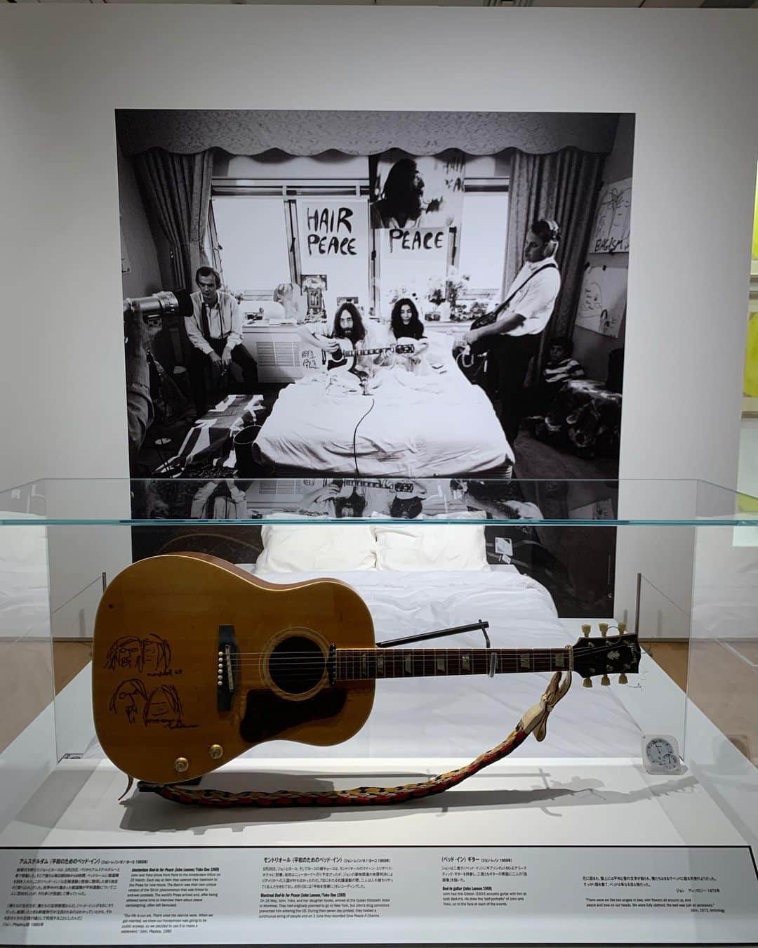 野崎智子さんのインスタグラム写真 - (野崎智子Instagram)「DOUBLE FANTASY  John&Yoko.🖼 ソニーミュージック六本木ミュージアムで ジョンレノンとオノヨーコの展覧会が開催されているので お邪魔してきました🦜 とっても良かったので是非足を運んでみては🌼 #DoubleFantasyJP #ダブルファンタジー展」10月26日 20時43分 - tomoconozaki