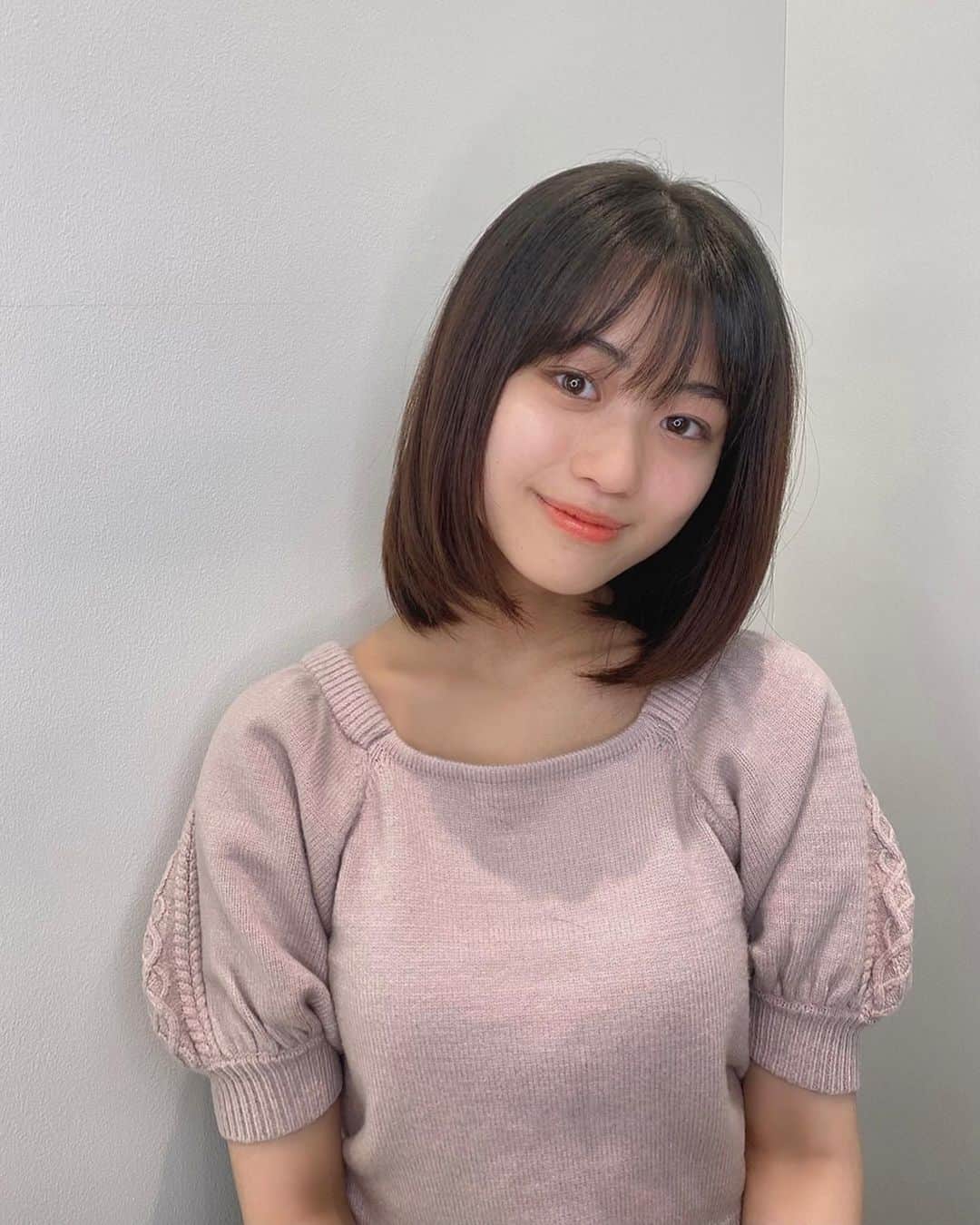 多田成美のインスタグラム：「artifataさんに行ってきました❤︎ ボブで肩に跳ねやすかったのを、跳ねにくいように素敵にカットして頂きました😊 初めて新店舗の神宮前店にお邪魔したのですが、とても綺麗な所でした🌷  #artifata さん」
