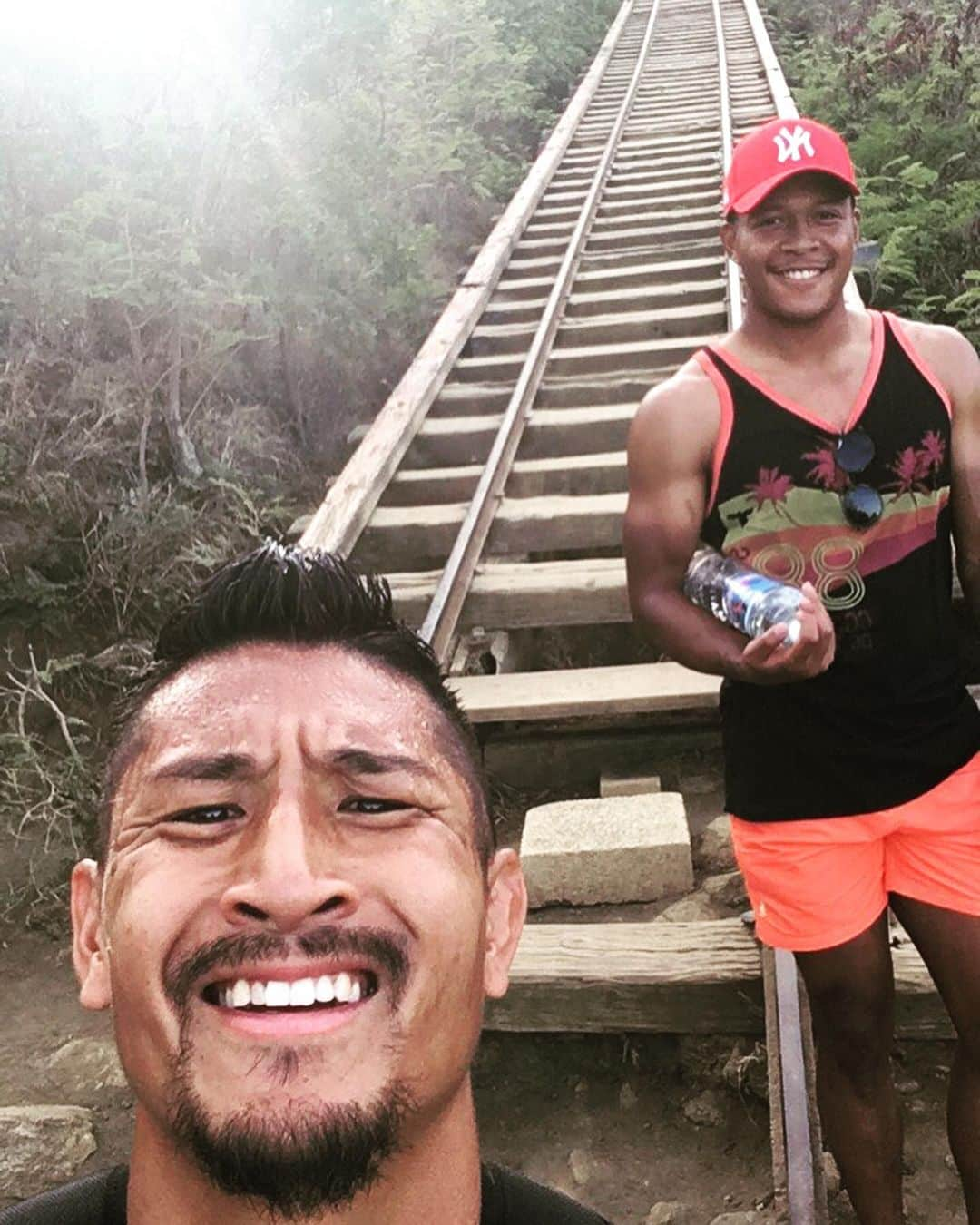 松島幸太郎のインスタグラム：「またハワイ行きてーなー！  #hawaii  #ココヘッド #運転手うっちー #一人旅という設定 #違う便でハワイ集合 #松島ハワイで風邪を引く」