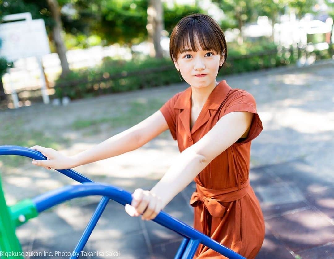 牛田英里さんのインスタグラム写真 - (牛田英里Instagram)「美学生図鑑に載せてもらいました✨ 夏が懐かしいですね…😳  インタビューもあるのでぜひチェックしてもらえたら嬉しいです☺️  #青山ミスコン #青山ミスコン2020 #aoyamamisscon2020 #思い出 #美学生図鑑」10月26日 21時12分 - eri_ushida