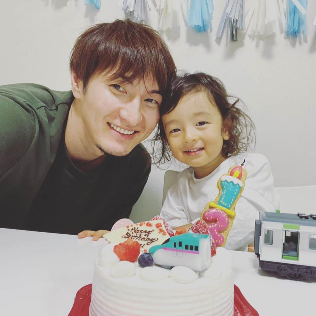 岡田優介のインスタグラム：「2歳になりました  #2yearsold」