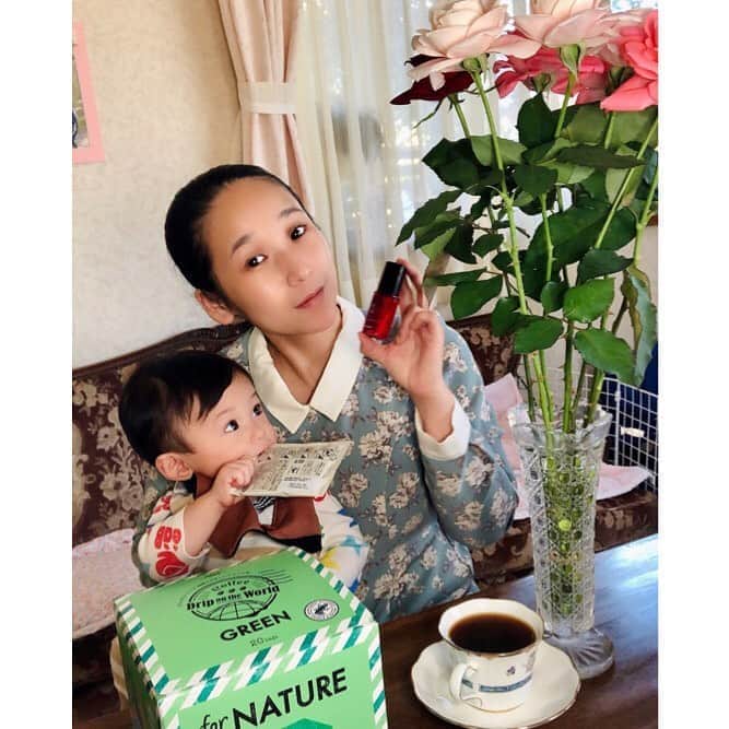 世手子さんのインスタグラム写真 - (世手子Instagram)「Spent the afternoon enjoying skin care☕️✨ Thanks to the power of Kumamoto🐴🐎 Earth-friendly coffee is delicious🌏⭐️ @kumamoto_junma で たっぷり保湿（＾ν＾） 肌のハリが違う(о´∀`о) 熊本の力で冬の乾燥対策もバッチリ(´∀｀*) 今なら65％OFFの限定キャンペーンやってるよ(*☻-☻*) #潤馬 で素敵な午後でした)^o^( #潤馬化粧養油 の濃厚な #馬油 で #シワ 作らないぞ(*≧∀≦*) そんな午後は @lohaco.jp  #LOHACO で楽しんだよ(´∀｀*) #ドリップオンザワールド は #地球に優しい #コーヒー (^_^*) #ロハコ で気持ちいいね(^_^*) #LOHACO先行発売 だよ(๑╹ω╹๑ ) コーヒー豆から包材まで、環境にやさしいコーヒー(●´ω｀●) 素敵な午後になりました(*^_^*) #コーヒー #ドリップコーヒー #コーヒーのある暮らし #おうちカフェ #monipla #lohaco_fan @royalcopenhagen  #royalcopenhagen  #ロイヤルコペンハーゲン  #royalcopenhagenlove」10月26日 21時22分 - rojide