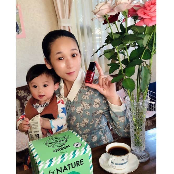 世手子さんのインスタグラム写真 - (世手子Instagram)「Spent the afternoon enjoying skin care☕️✨ Thanks to the power of Kumamoto🐴🐎 Earth-friendly coffee is delicious🌏⭐️ @kumamoto_junma で たっぷり保湿（＾ν＾） 肌のハリが違う(о´∀`о) 熊本の力で冬の乾燥対策もバッチリ(´∀｀*) 今なら65％OFFの限定キャンペーンやってるよ(*☻-☻*) #潤馬 で素敵な午後でした)^o^( #潤馬化粧養油 の濃厚な #馬油 で #シワ 作らないぞ(*≧∀≦*) そんな午後は @lohaco.jp  #LOHACO で楽しんだよ(´∀｀*) #ドリップオンザワールド は #地球に優しい #コーヒー (^_^*) #ロハコ で気持ちいいね(^_^*) #LOHACO先行発売 だよ(๑╹ω╹๑ ) コーヒー豆から包材まで、環境にやさしいコーヒー(●´ω｀●) 素敵な午後になりました(*^_^*) #コーヒー #ドリップコーヒー #コーヒーのある暮らし #おうちカフェ #monipla #lohaco_fan @royalcopenhagen  #royalcopenhagen  #ロイヤルコペンハーゲン  #royalcopenhagenlove」10月26日 21時22分 - rojide