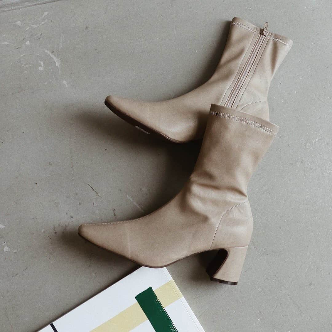 VIVIAN Collectionのインスタグラム