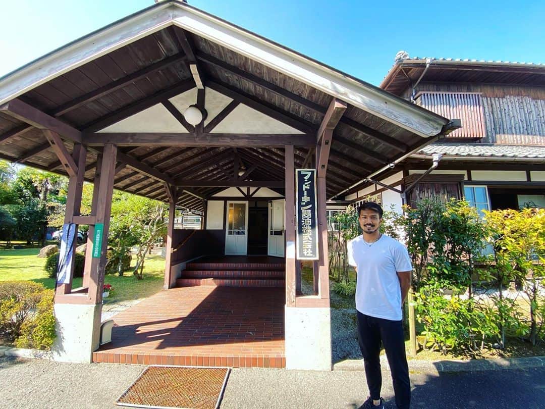 伊佐耕平のインスタグラム：「【1人スポンサー様訪問】  CLUB SPONSORS フンドーキン醬油株式会社様  いつもありがとうございます。 これからも宜しくお願い致します!  我が家の食卓でもお世話になってます!  #1人スポンサー様訪問 #フンドーキン醬油株式会社様 #人生は常に今から #感謝」