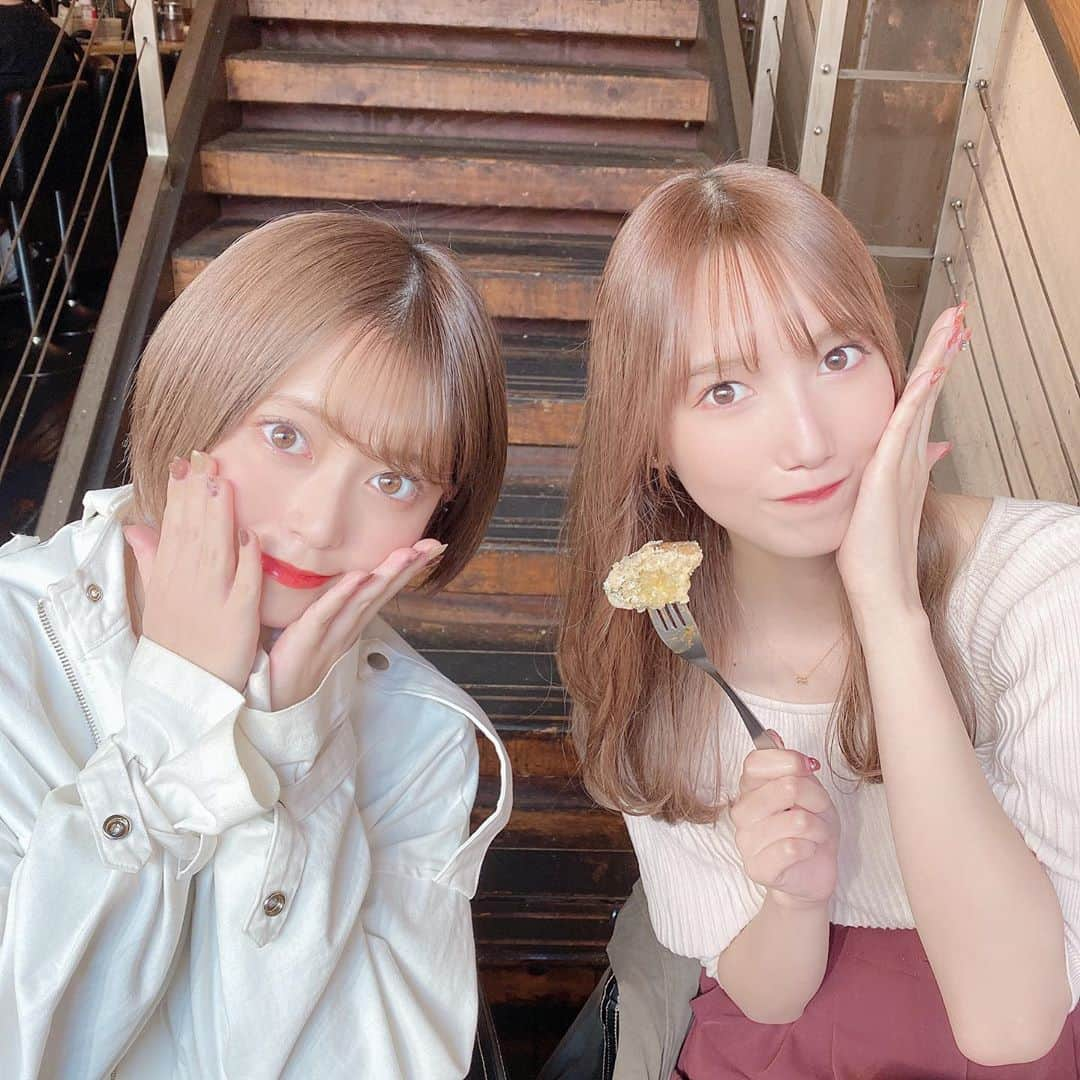 田中菜津美さんのインスタグラム写真 - (田中菜津美Instagram)「しのちゃんとランチした〜🥙❤️ . 2000年生まれ同士☺️ . #大名　#グルグルチキン　#ケバブ」10月26日 21時55分 - natsumitanaka_0810