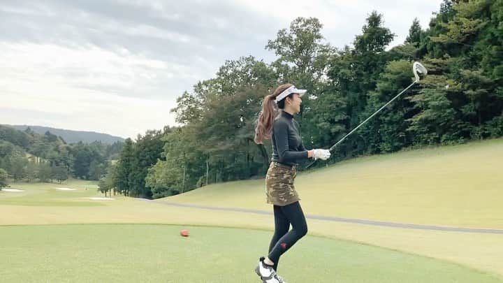 淡輪優希のインスタグラム：「💮⛳️🏌️‍♀️ #golf #golfstagram #golfswing #ゴルフ女子 #ゴルフウェア #ゴルフコーデ #ドライバーショット #ゴルフ好き #ゴルフレッスン #golfwear」