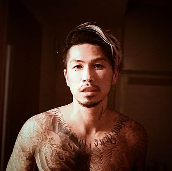 DJ ACEのインスタグラム：「🏠🚿🌙😴📺 #ComingSoon #ACE1」