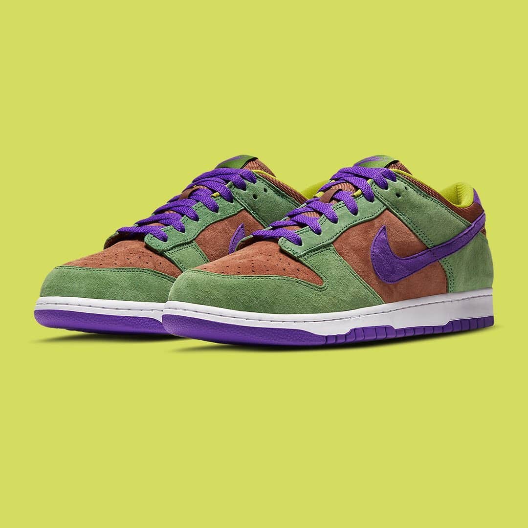 HYPEBEASTさんのインスタグラム写真 - (HYPEBEASTInstagram)「@hypebeastkicks: Here's an official look at the @nike Dunk Low “Veneer,” the second of three styles from the seminal CO.JP “Ugly Duckling” pack to re-release. Constructed entirely of suede save for the throat, collar and part of the heel, the “Veneer” uses a rich brown for its toeboxes, quarters, collars and heels, then adds a refreshing green on mudguards, eyestays and midfoot overlays. Purple is thrown into the mix as well, gracing the midfoot Swooshes and laces while also appearing under the green Nike spellout on the heel tab. Pick up a pair on Nike SNKRS come November 10 for $100 USD.⁠⠀ Photo: Nike⁠」10月26日 22時25分 - hypebeast