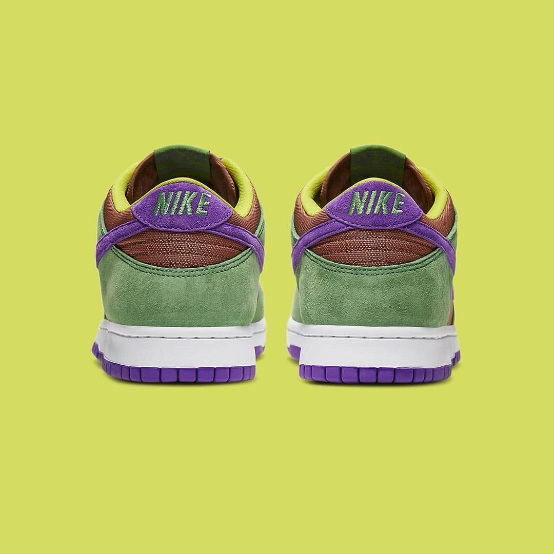HYPEBEASTさんのインスタグラム写真 - (HYPEBEASTInstagram)「@hypebeastkicks: Here's an official look at the @nike Dunk Low “Veneer,” the second of three styles from the seminal CO.JP “Ugly Duckling” pack to re-release. Constructed entirely of suede save for the throat, collar and part of the heel, the “Veneer” uses a rich brown for its toeboxes, quarters, collars and heels, then adds a refreshing green on mudguards, eyestays and midfoot overlays. Purple is thrown into the mix as well, gracing the midfoot Swooshes and laces while also appearing under the green Nike spellout on the heel tab. Pick up a pair on Nike SNKRS come November 10 for $100 USD.⁠⠀ Photo: Nike⁠」10月26日 22時25分 - hypebeast