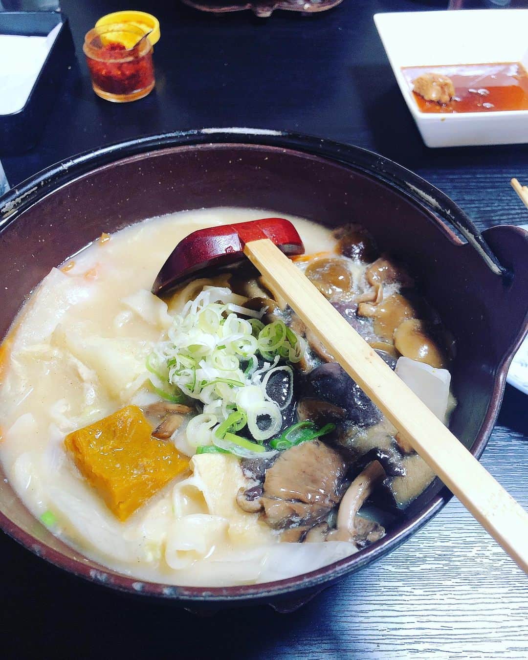 辻香織のインスタグラム：「久しぶりの完全オフなお出かけ。山梨に温泉♨️に行き、ほうとうを食べました。ほったらかし温泉、最高でした。  #辻香織  #休日の過ごし方  #久しぶりに遠出  #ほうとう  #ほったらかし温泉」