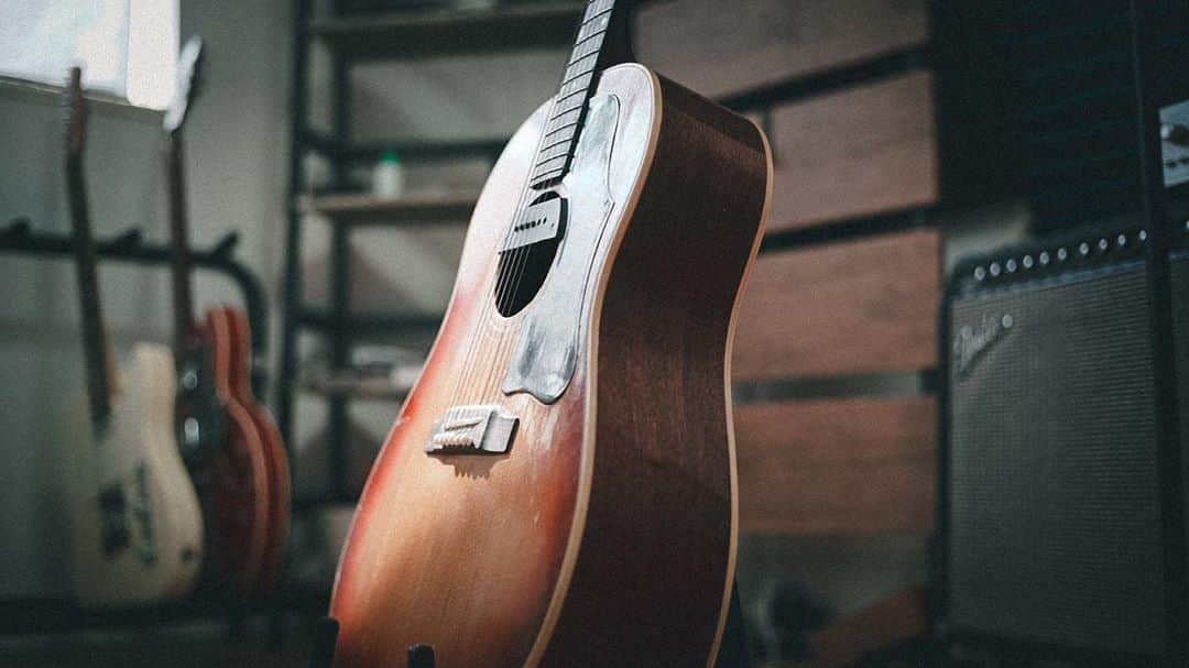 のインスタグラム：「#Gibson #J45 #guitar #acoustic #アコギ #ギター #recording #studio #guitarist #guitarplayer #acousticguitar #acousticmusic #6string」