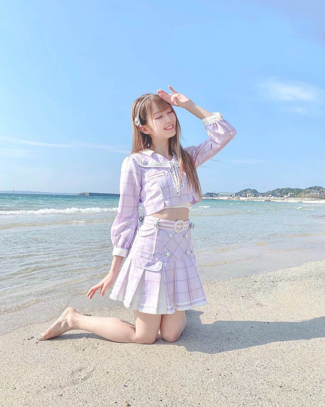 大谷映美里さんのインスタグラム写真 - (大谷映美里Instagram)「🐚 ㅤㅤㅤㅤㅤㅤㅤㅤㅤㅤㅤㅤㅤ new 衣装🍬 メンバーそれぞれ違うカラーのかわいい制服で 私はピンクラベンダーなんだよ🌸 淡い衣装に合わせて、髪の毛も明るめに✨ ㅤㅤㅤㅤㅤㅤㅤㅤㅤㅤㅤㅤㅤ MVも楽しい撮影でした〜☁️ お天気に恵まれて、すごく眩しかった‼︎ 海も綺麗だったなぁ ㅤㅤㅤㅤㅤㅤㅤㅤㅤㅤㅤㅤㅤ #青春サブリミナル」10月26日 22時44分 - otani_emiri