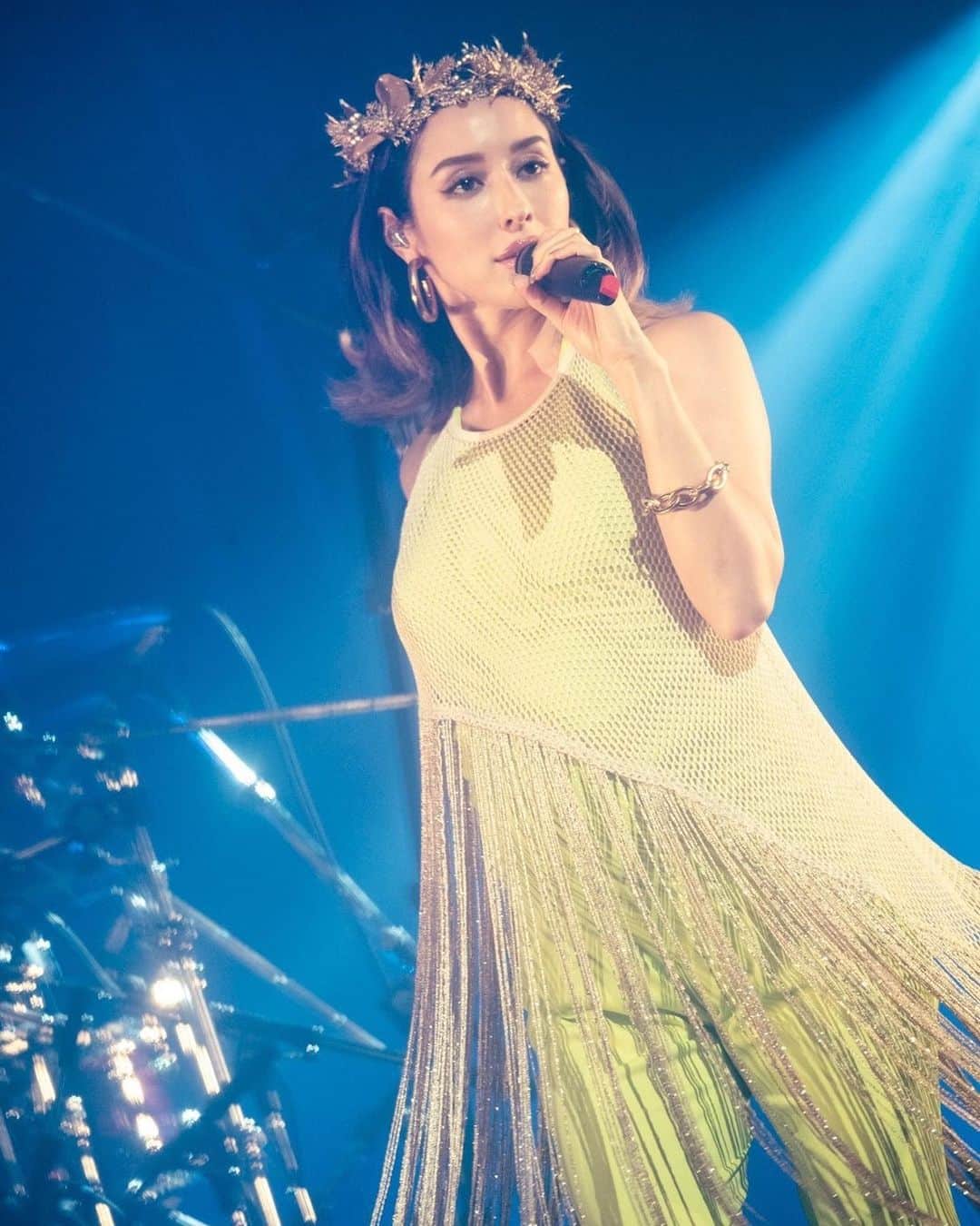 BENIのインスタグラム：「I ♡ U Tokyo 皆のために歌える幸せを噛み締めた夜でした💋 #NEWMOONTOUR2020   Photo by @seitaro__tanaka」