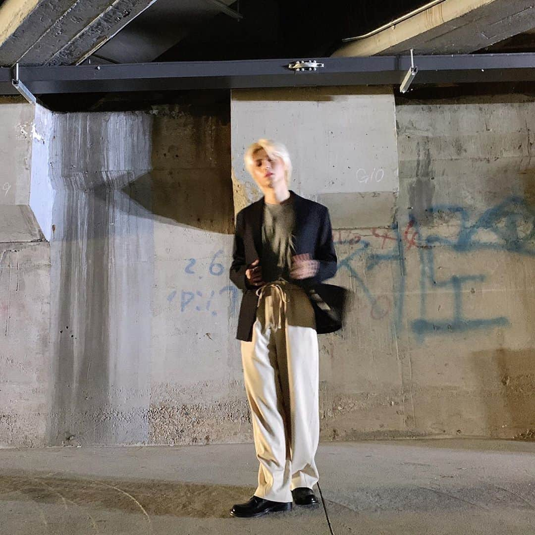 IN2ITさんのインスタグラム写真 - (IN2ITInstagram)「Jiahn’s log🤪  2021s/s Fashion week  초대해주셔서 감사합니다! 좋은 경험 이였습니다🙏  #인투잇 #IN2IT #지안 #JIAHN  #seoul #fashionweek」10月26日 22時56分 - official_in2it