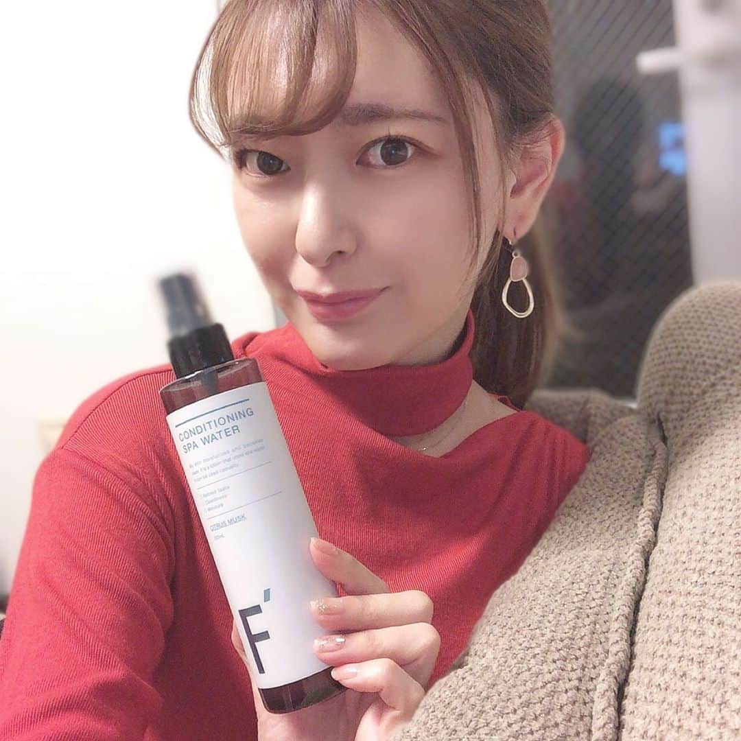菊池かなこのインスタグラム：「. メンズスキンケアブランド🕵️‍♂️ @f_dash_official .  ☑︎コンディショニングスパウォーター 全身用化粧水（シトラスムスクの香り）¥1500 . 量も多くて、ミストが細かくて気持ち良い🚿 シトラスムスクの爽やかで良い香りです🌸 . 男性も肌が綺麗な方は魅力的だし、 美容に気を使っている方は素敵だなと思います✨ . . ୨୧┈┈┈┈┈┈┈┈┈┈┈┈┈┈┈┈┈୨୧ @f_dash_official #エフダッシュ#理想の男#全身化粧水 #メンズ化粧水#メンズ美容」