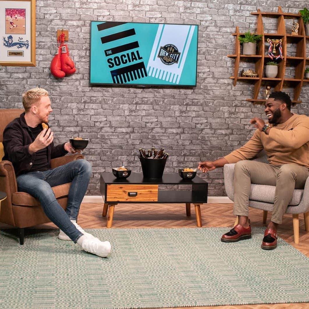 マイカ・リチャーズさんのインスタグラム写真 - (マイカ・リチャーズInstagram)「Had a great time chatting to @jaackmaate on ‘The Social’ Show for @brewcity_uk yesterday about why I love to wind up Roy Keane & my thoughts on the impact social media can have on players!   The episode will be up on @SPORTBible’s Facebook at 6pm tonight where I’m also challenging VAR to raise its game! #RaiseYourGame #Ad ⚽️」11月25日 2時20分 - micahrichards