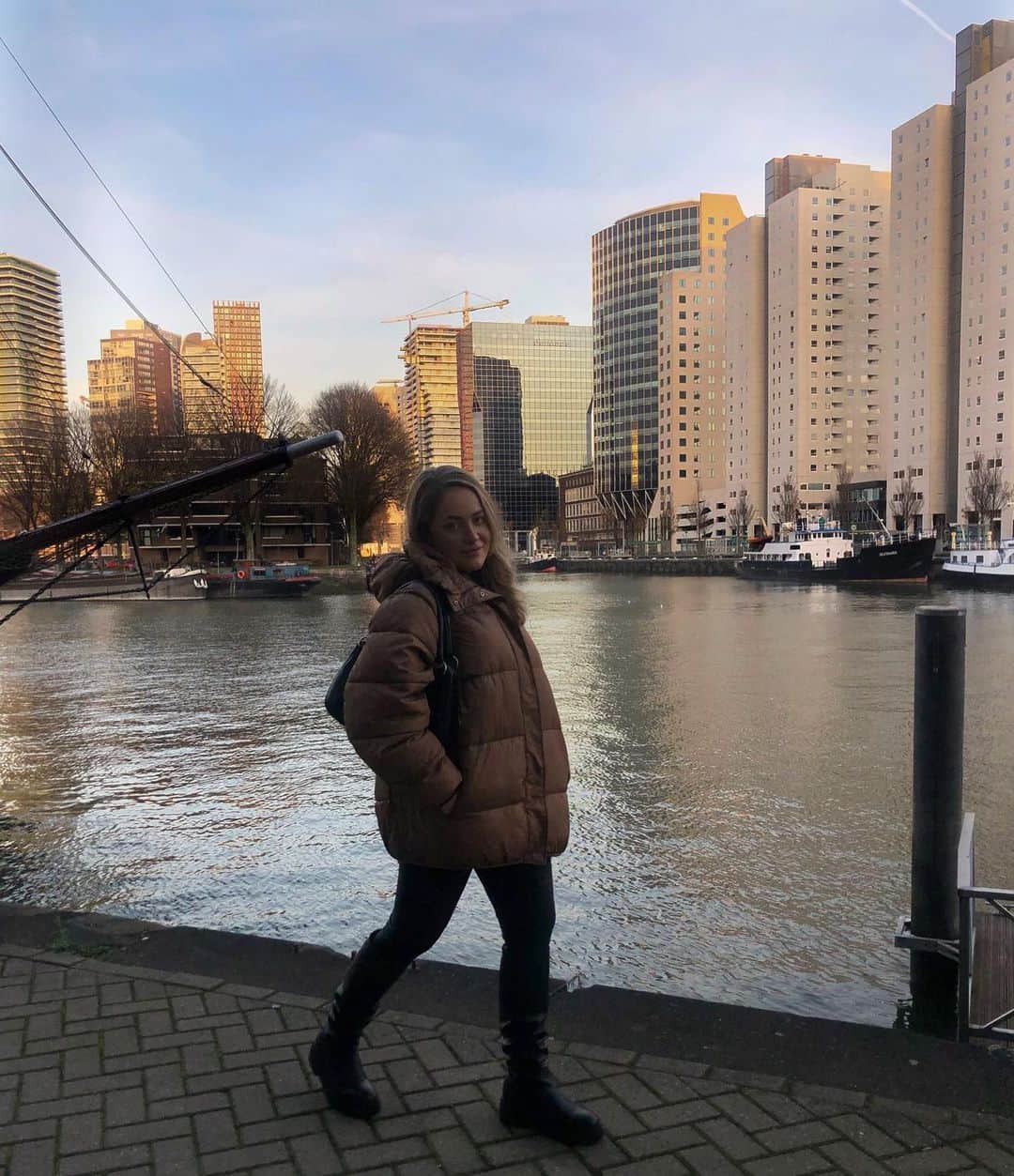 のインスタグラム：「Staycation 🤍」