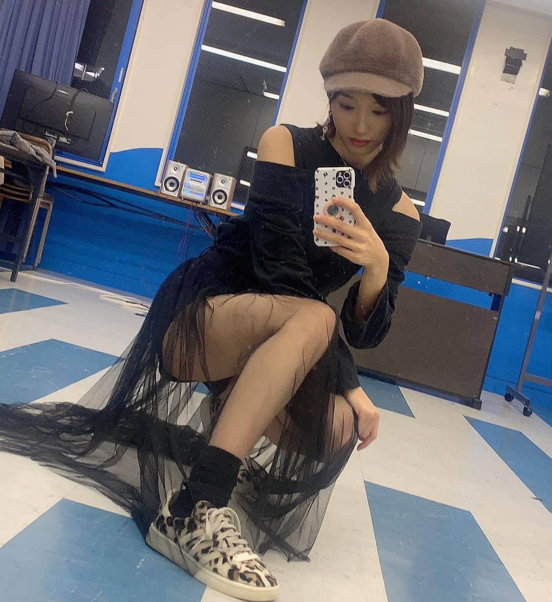 のインスタグラム：「テレビで見たスニーカーの撮り方。笑 . . . . . #love #follow #followmeJP #followme #Japanesegirl #japan #instagood #instadiary #instalike #instamood #instalove #instafollow #instapic #instaphoto #tokyo #东京 #粉我 #偶像 #赞」