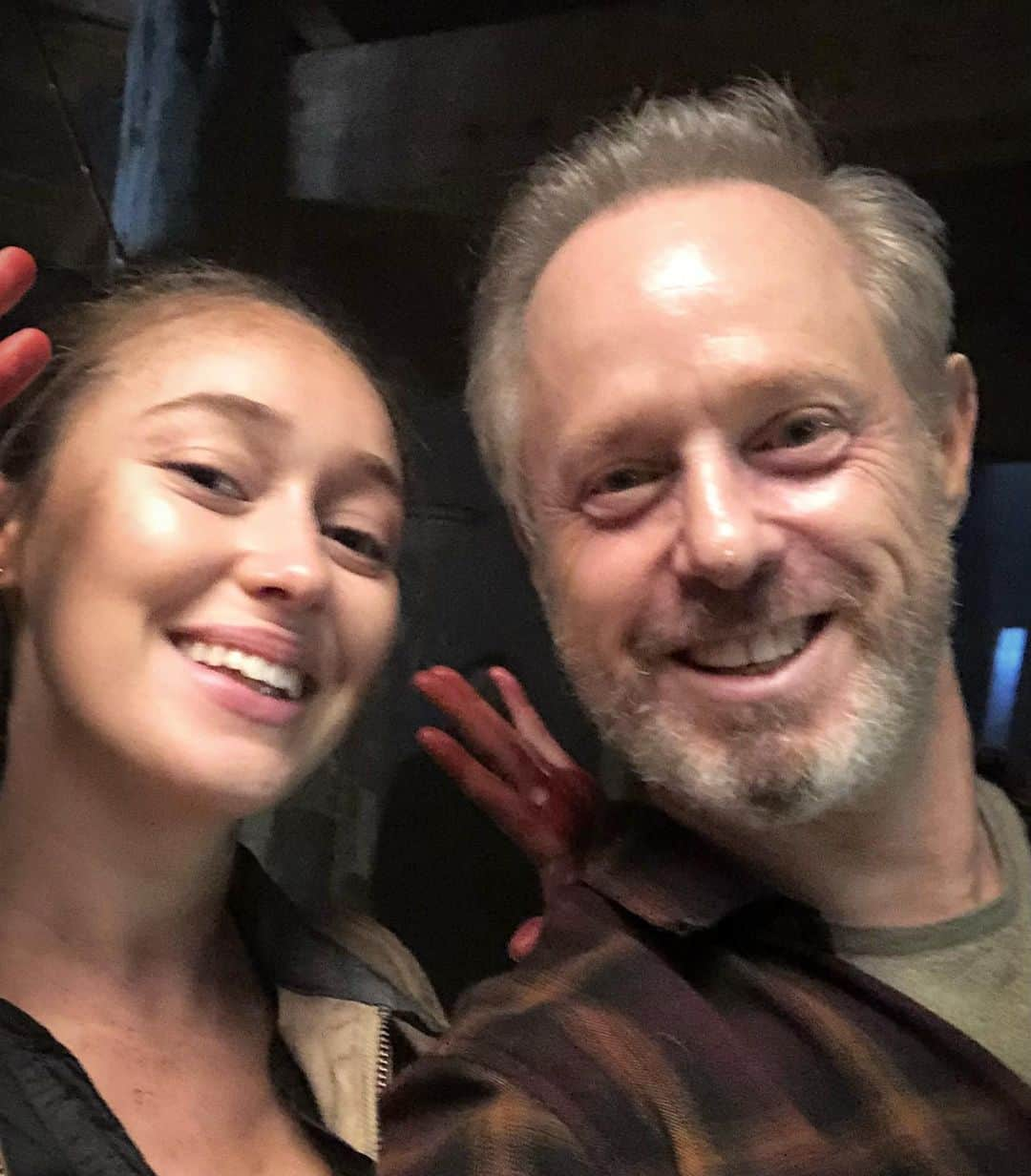 ラファエル・スバージさんのインスタグラム写真 - (ラファエル・スバージInstagram)「Such a blast on @feartwd with the bad-ass @alyciajasmin !  #walkers #zombies #yaKnow  NOT a bedtime story, perhaps... but, boy was it fun. 😊  Great script by @jacobpiniontogo Beautifully directed by @tawnia_cannell_mckiernan  Stunning color courtesy of my friend @cleeboyer  And a giant hug to @karendavidofficial for making me feel SOOO welcomed on her amazing show.」11月25日 2時40分 - raphaelsbarge