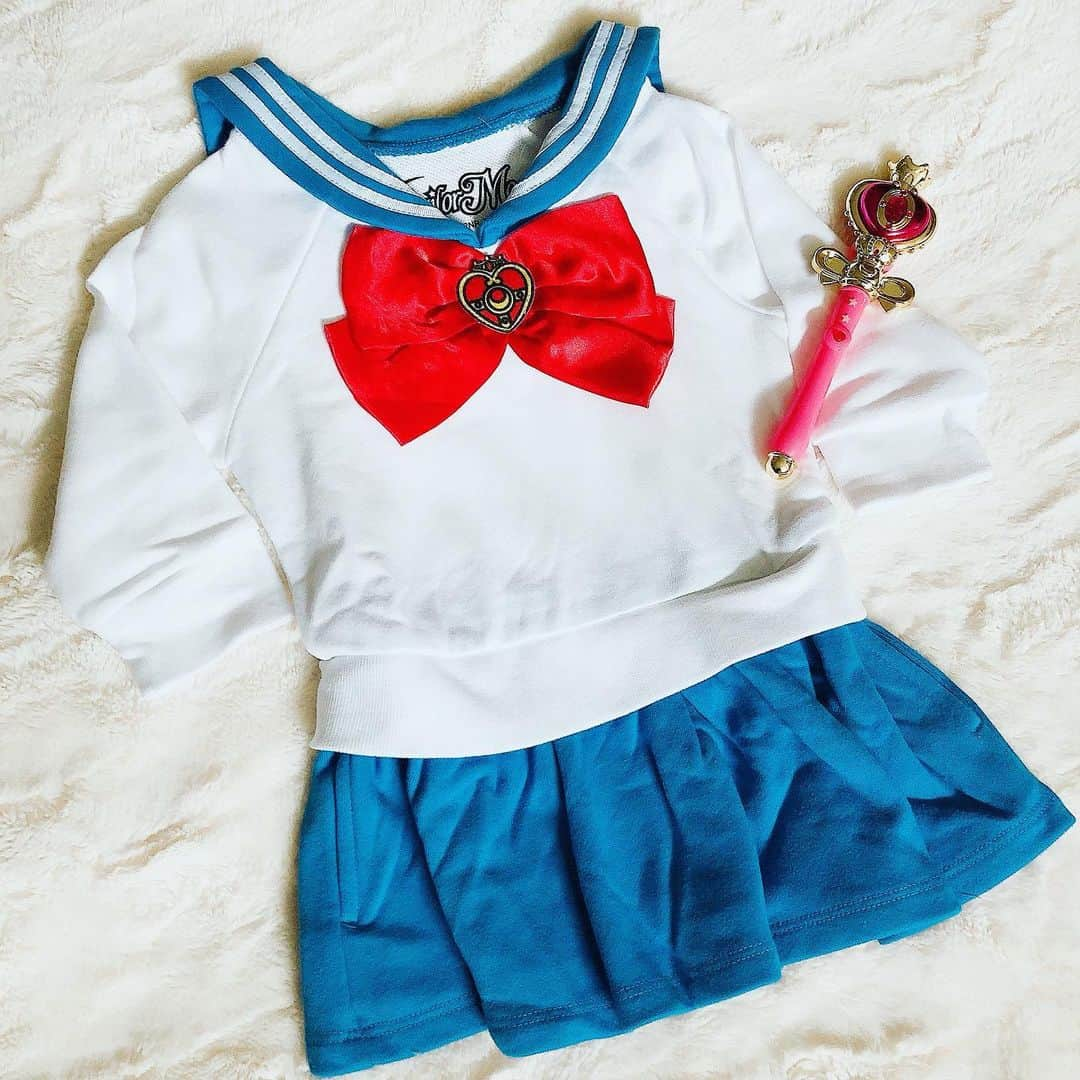 Sailor Moonさんのインスタグラム写真 - (Sailor MoonInstagram)「✨🌙 OMG baby Sailor Moon cosplay outfit from @boxlunchgifts for my brand new niece!!! She’s still a lot too small for this right now but I wouldn’t be a good aunt if I didn’t get this in advance! The wand is gashapon wand! 🌙✨  #sailormoon #セーラームーン #baby #babygirl #babyclothes #cosplay #toddler #sailormooncosplay」11月25日 3時36分 - sailormoon_sc