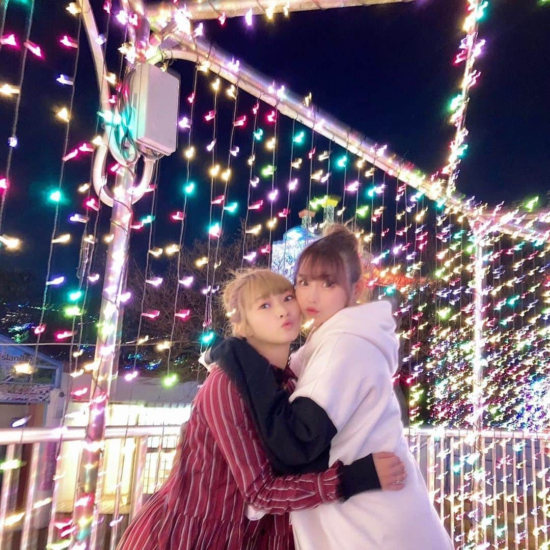 茉里のインスタグラム：「. まいぷにと過ごすロマンティックな夜〜🎄 喋って遊んで叫んで歌って笑って、最高に楽しかった🤍  まいぷにらぶです💖  #よみうりランドジュエルミネーション」