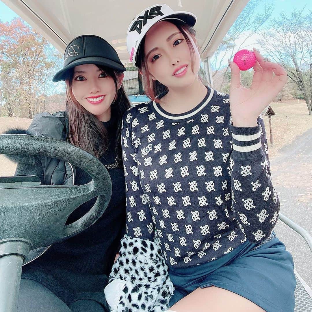 hina2221のインスタグラム：「いいお天気☺️ゴルフ日和⛳️✨ 今日のコンペ楽しかったな😋 . . . .  #ゴルフ#ゴルフ女子 #ゴルフスイング #ゴルフスイング動画 #ゴルジョモ#ゴルフウェア #ゴルフコーデ #ゴルフ男子 #ゴルフ好きな人と繋がりたい#vg_fashion#golf_with_you#gj_press」