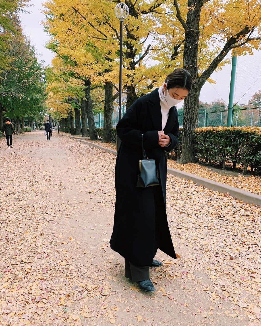 Ramie 山下未紗さんのインスタグラム写真 - (Ramie 山下未紗Instagram)「_ 今年も寒い季節は RIM.ARKのコートにお世話なります☺️💭 . 丈感も裾のボタンとスリットも 全部全部可愛い♡♡♡ . @_marinakamura_  いつもありがと♡ . #rimark」11月24日 18時59分 - misa_yamashita