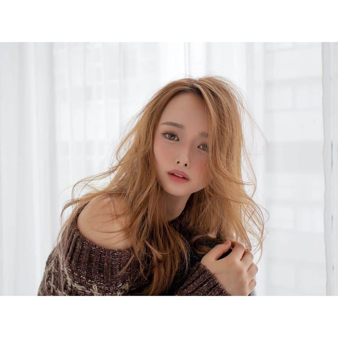 きょこのインスタグラム：「. 指輪付けていくの忘れちゃった日😷 アクセサリーって忘れちゃうよね‪‪～ . #サロンモデル #サロモ」
