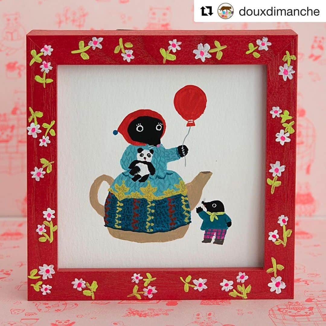北岸由美のインスタグラム：「#Repost @douxdimanche  ・・・ 【NEW ARRIVAL！】・ ・ 好評開催中の yumi kitagishi + ツカモトリカ/ ricaro 作品展「Tea for two exhibition」より、ティーコゼーのイラストを描いたyumiさんの作品が新登場！ ・ ぜひチェックしてみてくださいね。 ・ #galeriedouxdimache #ギャラリードゥーディマンシュ #tea_for_two_exhibition #お茶の時間  #ricaro #ツカモトリカ @ricaro2563  #yumikitagishi #北岸由美　@yumikitagishi  #にのみやなつこ @ninomiya_natsuko  #カルモパサール @calmopasar   Photo by @hisashi_tokuyoshi」