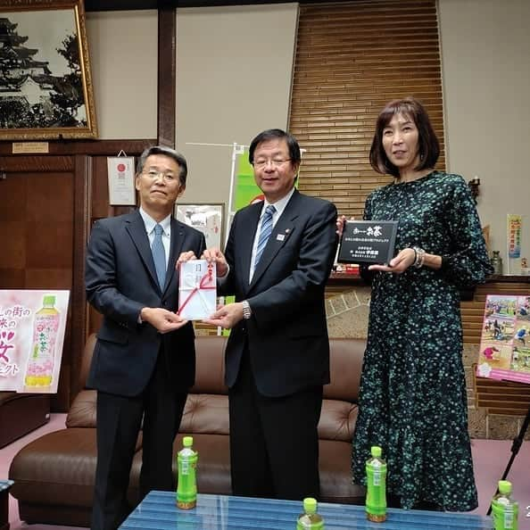 大林素子さんのインスタグラム写真 - (大林素子Instagram)「伊藤園さんの桜プロジェクト 写真がきました 会津若松市役所にて」11月24日 19時10分 - m.oobayashi