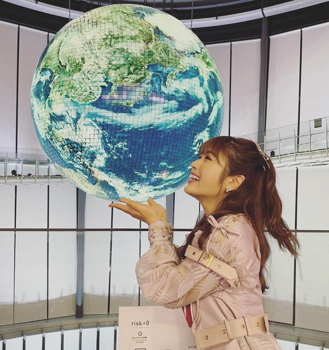 渋谷凪咲さんのインスタグラム写真 - (渋谷凪咲Instagram)「私が地球を回してるんや〜☺️🌎 . . って勘違いしちゃう場所🙏✨ . （これは絶対にしてはいけない勘違いです！地球はもちろん、今世で私が何かを回せる事なんてきっとありまへん！笑） . . #日本科学未来館 さん #収録の合間に見学させて頂きました！ #地球や未来は深いですね✨ #まだまだ見て居たかったなあ♪ #cdtv さん #NMB48 #恋なんかnothankyou  #sdgs 企画！ #ありがとうございました🌈」11月24日 19時34分 - nagisa_nikoniko