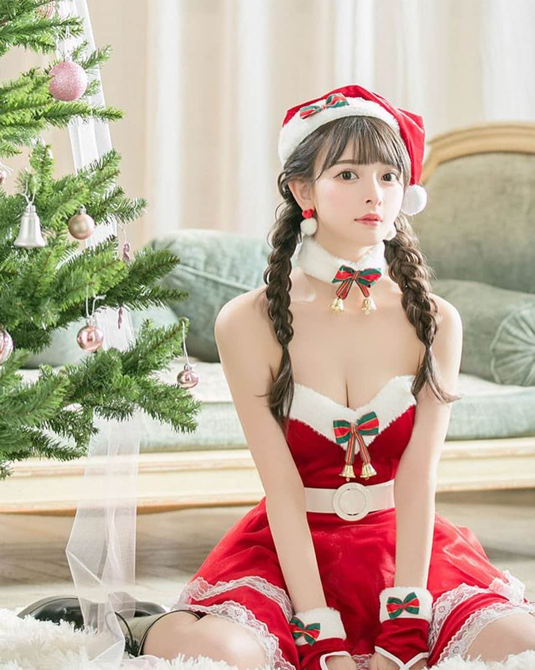 ドレスショップTIKA公式さんのインスタグラム写真 - (ドレスショップTIKA公式Instagram)「早割💗サンタ🎅🏻全品20%OFF🎄🎁 . . 業界最安値💛サンタコス全品今なら20%です🎪⛄️ . . 人気商品も在庫が揃ってる今がおすすめ😍 早めの準備をしよう🧸📢🏁💫 . . . #サンタコス #サンタクロース #サンタ #サンタコスプレ  #クリスマス #クリスマスインテリア #クリスマス準備  #santaclaus #christmasparty #christmas  #キャバ嬢 #キャバ嬢ヘアメイク #コスプレ #コスプレ女子」11月24日 19時47分 - dress_tika