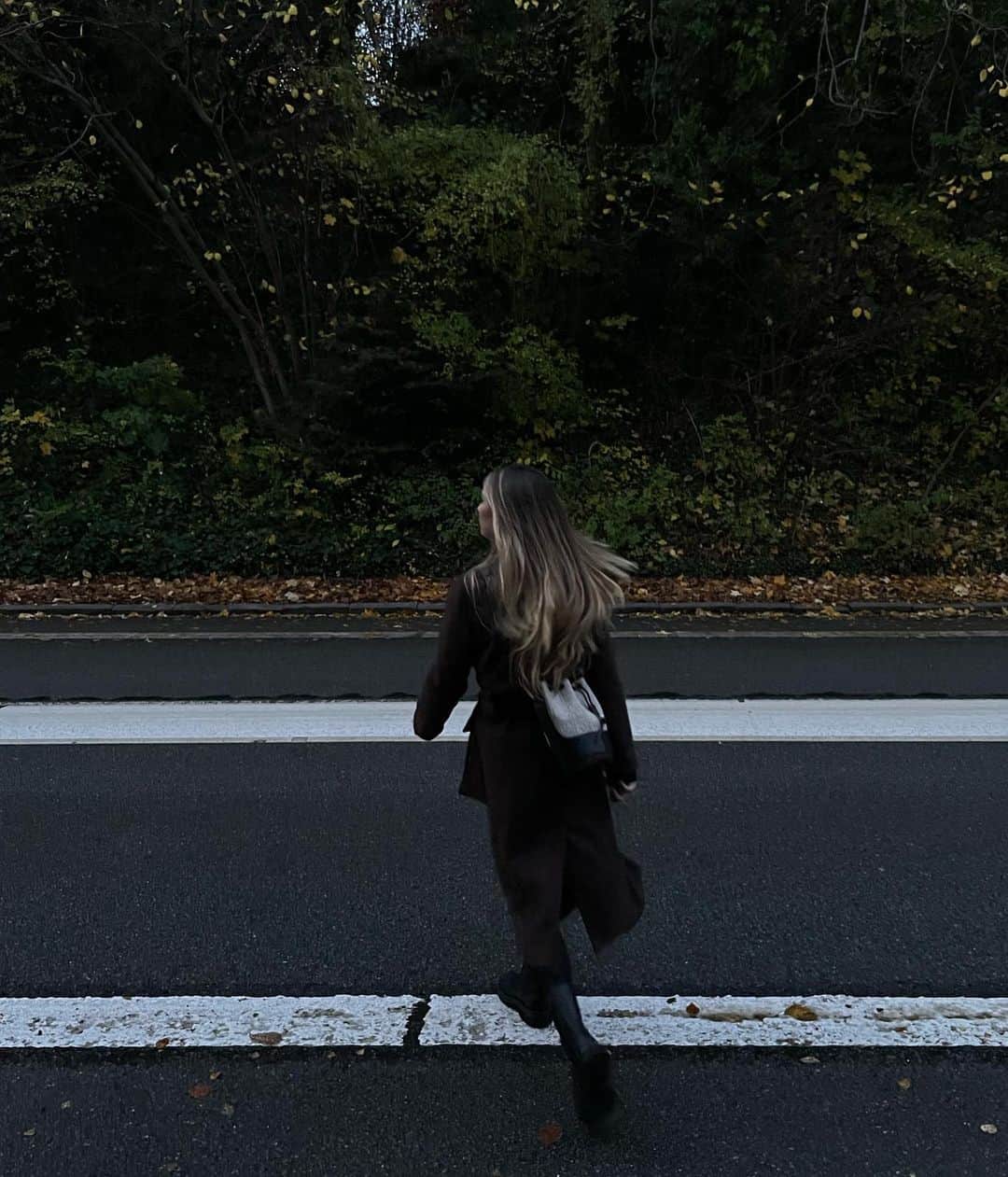 Mathilde Goehlerさんのインスタグラム写真 - (Mathilde GoehlerInstagram)「Mid week running errands like 🥷🏼」11月24日 19時40分 - mathildegoehler