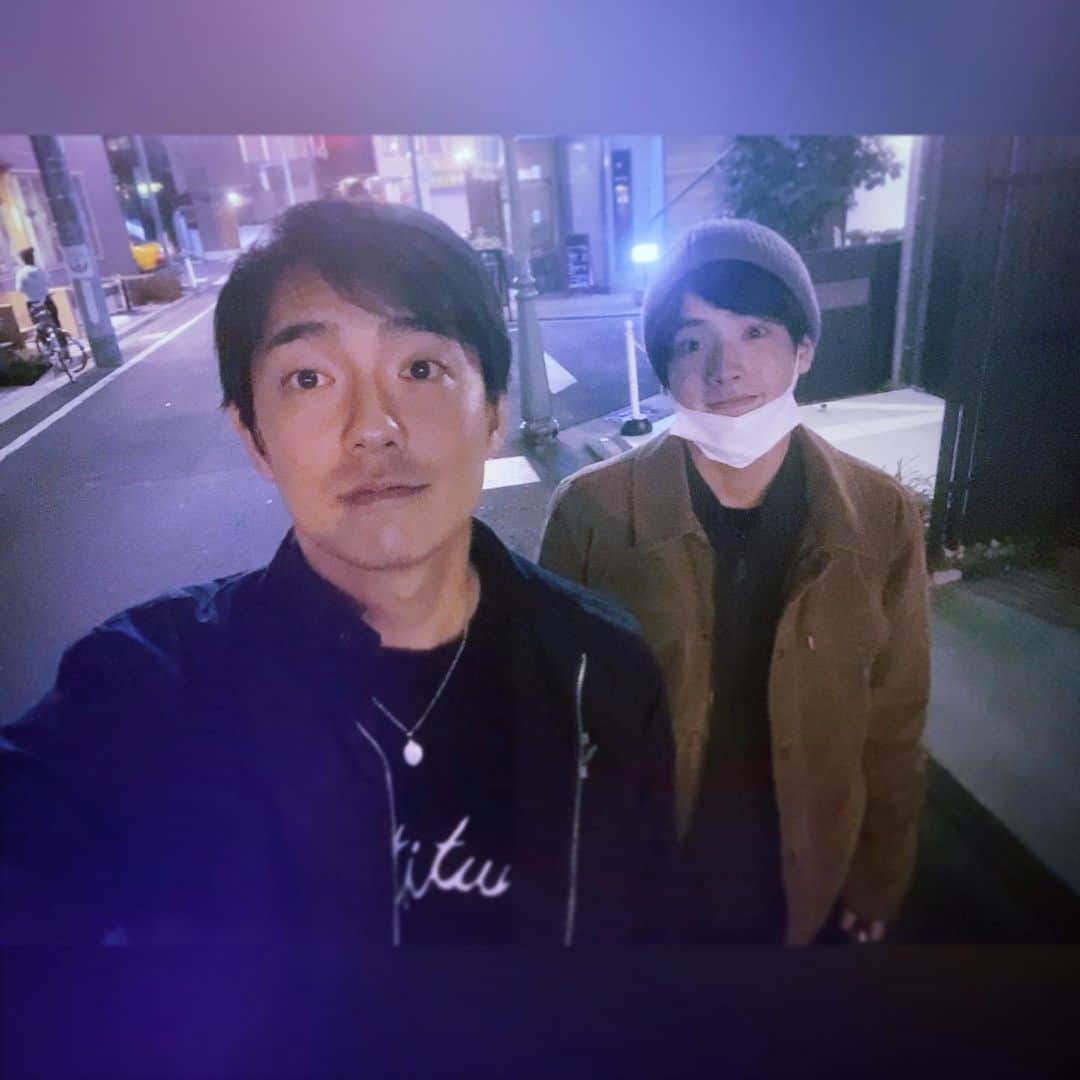 長田成哉のインスタグラム：「エージ。 しばらく会ってなかったけど お互い元気でやってます。  #俺の心の声聞こえたか #俺には魔法は使えなかった #どうしてカメラを見てくれないのと思ってた」