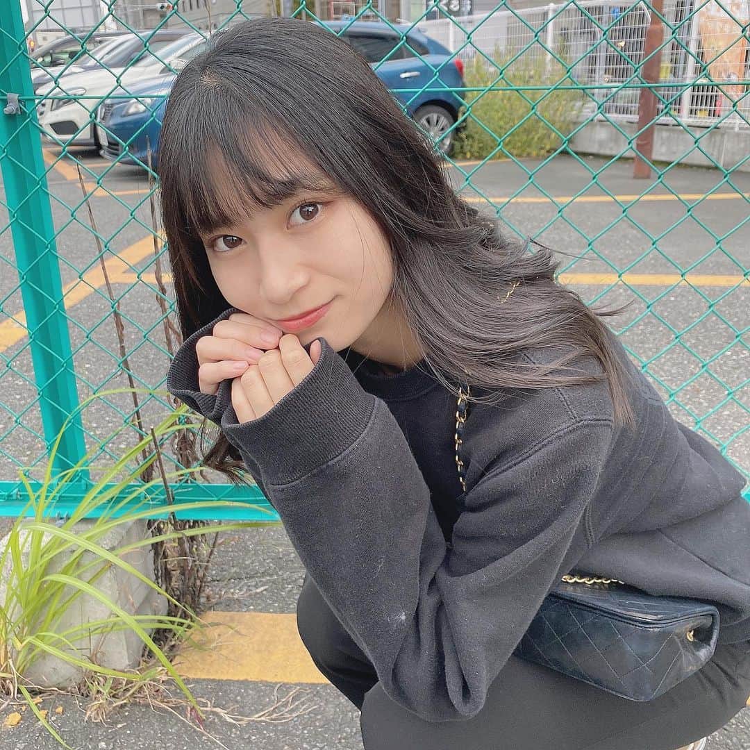 杉山緋那のインスタグラム：「今年の冬は暖かいかと思ったら一気に冷え込みそう... コタツがほしい...( ᵒ̴̶̷᷄꒳ᵒ̴̶̷᷅ )」