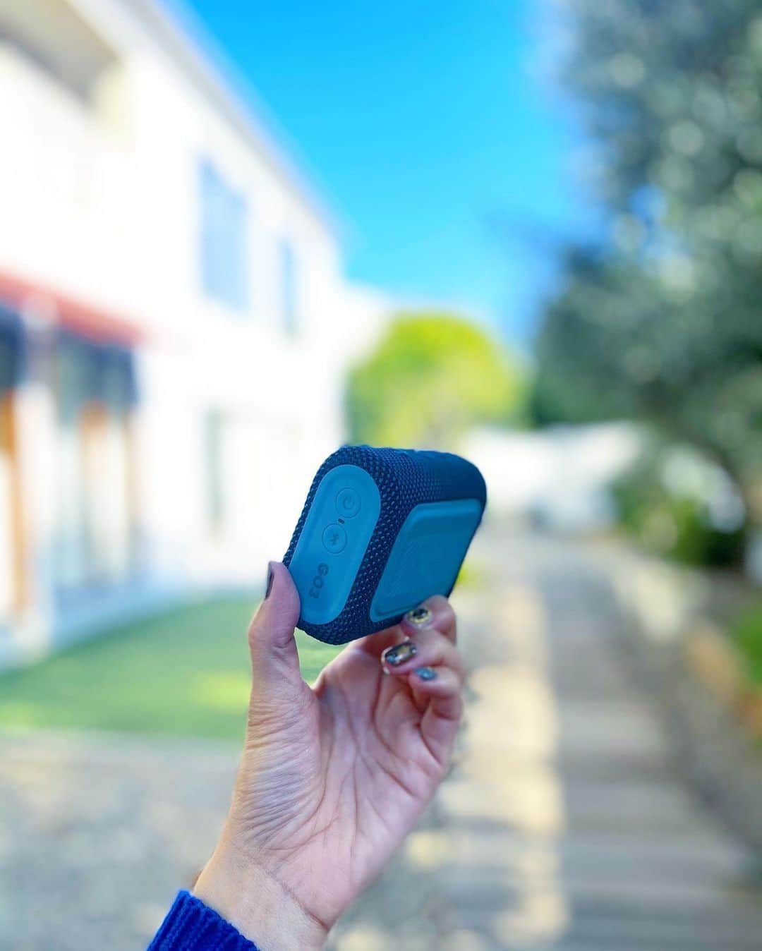 五位渕のぞみさんのインスタグラム写真 - (五位渕のぞみInstagram)「2020年11月13日発売✨ #JBL 「#GO3」getしたよー🥰❤️ @jbl_japan @jblaudio ㅤㅤㅤㅤㅤㅤㅤㅤㅤ 大人気の #ワイヤレススピーカー シリーズの 最新モデルは手のひらサイズのポータブルなの🙌 ㅤㅤㅤㅤㅤㅤㅤㅤㅤ デザインもオシャレでカラーバリエーションも なんと6色もあるのっ🌈 ㅤㅤㅤㅤㅤㅤㅤㅤㅤ 防水&コンパクト&スタイリッシュな  #スピーカー だよ😘💋 ㅤㅤㅤㅤㅤㅤㅤㅤㅤ ㅤㅤㅤㅤㅤㅤㅤㅤㅤ 💙JBL「GO3」💙 全6色　¥4,380 サイズ（幅✕高さ✕奥行)：87.5 x 75 x 41.3 mm 重量：約209g ※ピンク・ブルー・ブラック・レッド11/13発売。 ※ホワイト・オレンジ11/27発売予定。 https://jp.jbl.com/GO+3-.html ㅤㅤㅤㅤㅤㅤㅤㅤㅤ ㅤㅤㅤㅤㅤㅤㅤㅤㅤ  防滴防塵なので洗えちゃうのもすごい😵‼️ ㅤㅤㅤㅤㅤㅤㅤㅤㅤ ストラップ付きでとーっても軽いから、 持ち運びしやすいのもおすすめポイント🙆🏻‍♀️✨✨ ㅤㅤㅤㅤㅤㅤㅤㅤㅤ ㅤㅤㅤㅤㅤㅤㅤㅤㅤ ㅤㅤㅤㅤㅤㅤㅤㅤㅤ  ㅤㅤㅤㅤㅤㅤㅤㅤㅤ ㅤㅤㅤㅤㅤㅤㅤㅤㅤ ㅤㅤㅤㅤㅤㅤㅤㅤㅤ  ㅤㅤㅤㅤㅤㅤㅤㅤㅤ ㅤㅤㅤㅤㅤㅤㅤㅤㅤ ㅤㅤㅤㅤㅤㅤㅤㅤㅤ  ㅤㅤㅤㅤㅤㅤㅤㅤㅤ ㅤㅤㅤㅤㅤㅤㅤㅤㅤ ㅤㅤㅤㅤㅤㅤㅤㅤㅤ  #音でアゲてけ #Bluetoothスピーカー #jblgo3 #bluetoothspeaker #jblgo #instadaily #スピーカー #スピーカーのある生活 #ポータブルbluetoothスピーカー #bluetoothスピーカー #도쿄 #뷰스타그램  #셀스타그램 #일본 #tokyo #japan #모델 #패션스타그램 #데일리 #ootd #코디 #インフルエンサー #インスタグラマー #クリスマスプレゼント」11月24日 19時48分 - nonnon0319