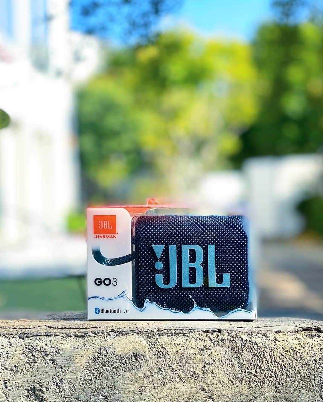 五位渕のぞみさんのインスタグラム写真 - (五位渕のぞみInstagram)「2020年11月13日発売✨ #JBL 「#GO3」getしたよー🥰❤️ @jbl_japan @jblaudio ㅤㅤㅤㅤㅤㅤㅤㅤㅤ 大人気の #ワイヤレススピーカー シリーズの 最新モデルは手のひらサイズのポータブルなの🙌 ㅤㅤㅤㅤㅤㅤㅤㅤㅤ デザインもオシャレでカラーバリエーションも なんと6色もあるのっ🌈 ㅤㅤㅤㅤㅤㅤㅤㅤㅤ 防水&コンパクト&スタイリッシュな  #スピーカー だよ😘💋 ㅤㅤㅤㅤㅤㅤㅤㅤㅤ ㅤㅤㅤㅤㅤㅤㅤㅤㅤ 💙JBL「GO3」💙 全6色　¥4,380 サイズ（幅✕高さ✕奥行)：87.5 x 75 x 41.3 mm 重量：約209g ※ピンク・ブルー・ブラック・レッド11/13発売。 ※ホワイト・オレンジ11/27発売予定。 https://jp.jbl.com/GO+3-.html ㅤㅤㅤㅤㅤㅤㅤㅤㅤ ㅤㅤㅤㅤㅤㅤㅤㅤㅤ  防滴防塵なので洗えちゃうのもすごい😵‼️ ㅤㅤㅤㅤㅤㅤㅤㅤㅤ ストラップ付きでとーっても軽いから、 持ち運びしやすいのもおすすめポイント🙆🏻‍♀️✨✨ ㅤㅤㅤㅤㅤㅤㅤㅤㅤ ㅤㅤㅤㅤㅤㅤㅤㅤㅤ ㅤㅤㅤㅤㅤㅤㅤㅤㅤ  ㅤㅤㅤㅤㅤㅤㅤㅤㅤ ㅤㅤㅤㅤㅤㅤㅤㅤㅤ ㅤㅤㅤㅤㅤㅤㅤㅤㅤ  ㅤㅤㅤㅤㅤㅤㅤㅤㅤ ㅤㅤㅤㅤㅤㅤㅤㅤㅤ ㅤㅤㅤㅤㅤㅤㅤㅤㅤ  ㅤㅤㅤㅤㅤㅤㅤㅤㅤ ㅤㅤㅤㅤㅤㅤㅤㅤㅤ ㅤㅤㅤㅤㅤㅤㅤㅤㅤ  #音でアゲてけ #Bluetoothスピーカー #jblgo3 #bluetoothspeaker #jblgo #instadaily #スピーカー #スピーカーのある生活 #ポータブルbluetoothスピーカー #bluetoothスピーカー #도쿄 #뷰스타그램  #셀스타그램 #일본 #tokyo #japan #모델 #패션스타그램 #데일리 #ootd #코디 #インフルエンサー #インスタグラマー #クリスマスプレゼント」11月24日 19時48分 - nonnon0319