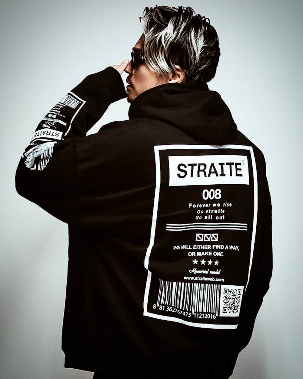 DJ ACEさんのインスタグラム写真 - (DJ ACEInstagram)「🏆 🏆 🏆 🏆﻿ Happy 4th Anniversary @straite_official ﻿ ﻿ 5年目1発目の新作✨﻿ New hoodie ﻿ #straite﻿ #straite_style」11月24日 19時49分 - ace1djace