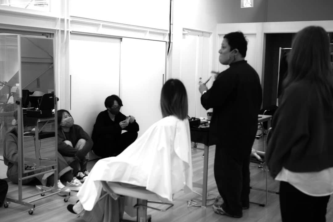 Yuta Misumiさんのインスタグラム写真 - (Yuta MisumiInstagram)「. seminarの仕事で北へ。 @horikengram  @_ryou_1230 二人の良い経験になったと思います。 ワシもおまけでヘアメイクの展示（3枚目） @gigi_tochigi ありがとうございました！」11月24日 19時50分 - yutamisumi