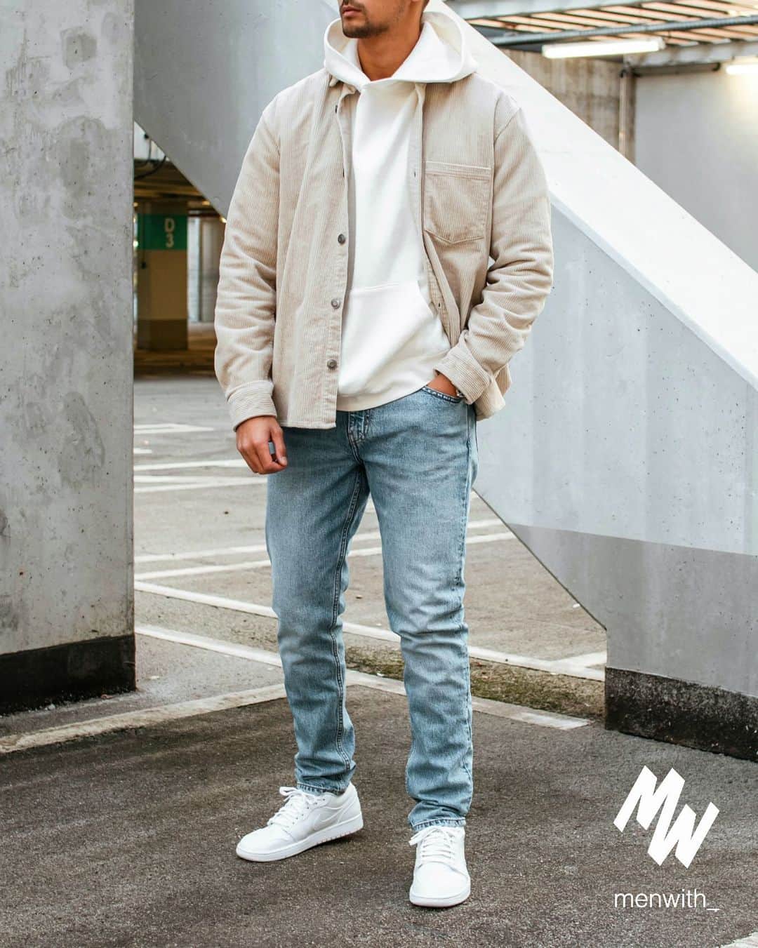 Men Withのインスタグラム：「Very nice photo of our dear friend @domi.abendroth 👌🏽 #menwithstreetstyle」