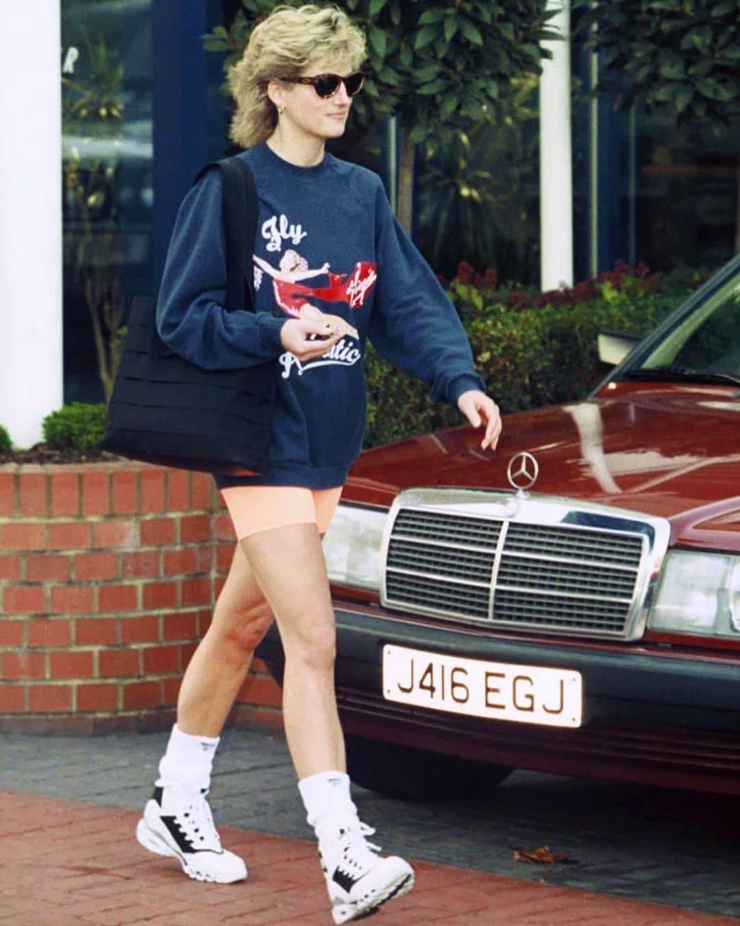Vogue Parisさんのインスタグラム写真 - (Vogue ParisInstagram)「If there’s one thing we’ve learnt this week it’s that Lady Diana’s style continues to intrigue and inspire. Today we’re taking a look back at her sporty looks as stylish today as they were back then. #LadyDiana」11月24日 20時01分 - voguefrance