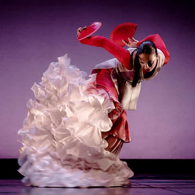 DeFlamenco.comのインスタグラム：「Sara Cano pone el broche final a los espectáculos del Festival Mira/Das FlamenKas  En la portada de nuestra web https://www.deflamenco.com/revista/noticias/sara-cano-pone-el-broche-final-a-los-espectacu-los-del-festival-mira-das-flamenkas.html  @saracanoduran @culturacmadrid #miradasflamenkas #flamenco #deflamenco #vallecas」